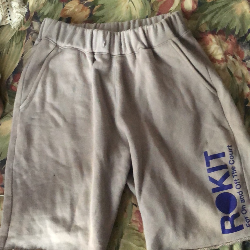 Rokit shorts size small